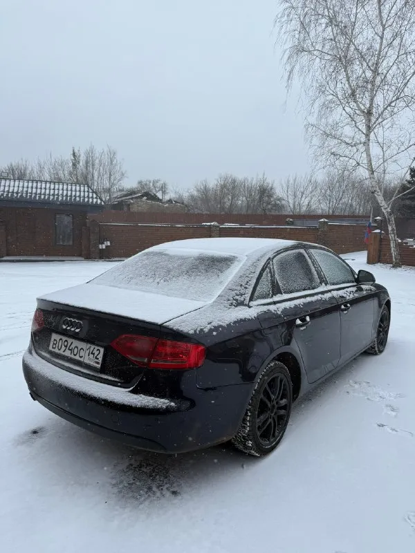 Ауди a4 b8 1.8t автомат 2008год ценник 899.000 рублей авто в хорошем состоянии с пробегом на фото на полном ходу - сел и поехал, без нареканий двигатель работает ровно как часы (масло не ест) коробка переключается плавно - ходовая часть норм кузов оцинкованный, все стекла родные салон опрятный, хорошая музыка, резина зима любое оформление, юридический чистый автомобиль макеевка +79498559051 📞 🇷🇺 звоните: +79498559051 - фотография - 3