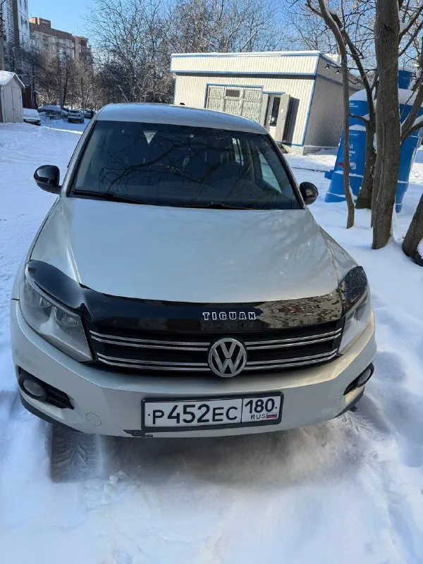 Продам семейное авто tiguan, 2012 год, 200 л. с., полный привод пробег 194т видеорегистратор и компл... - фотография