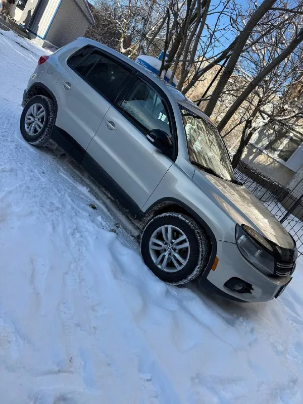 Продам семейное авто tiguan, 2012 год, 200 л. с., полный привод пробег 194т видеорегистратор и комплект летней резины стоимость 1200т, торг +79494635175 ( только телеграмм) 📞 звоните: +7(949)4635175 - фотография - 2