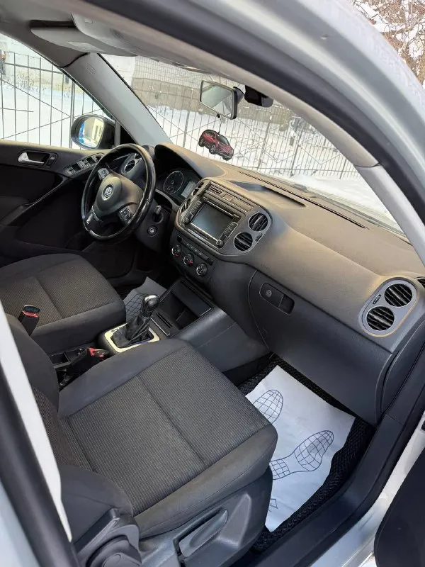 Продам семейное авто tiguan, 2012 год, 200 л. с., полный привод пробег 194т видеорегистратор и комплект летней резины стоимость 1200т, торг +79494635175 ( только телеграмм) 📞 звоните: +7(949)4635175 - фотография - 4