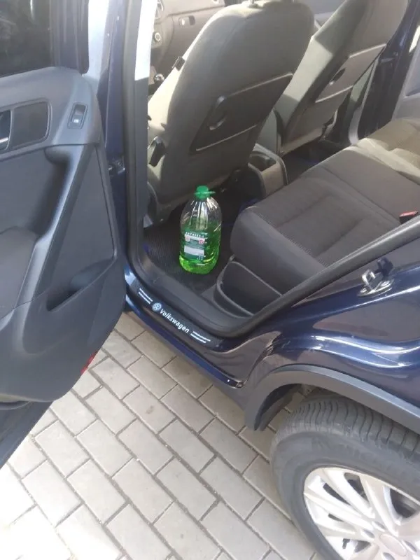 Volkswagen tiguan 1.4 мт, 2011, 208 605 км авто в хорошем состоянии. полный привод, кондиционер, технически все исправно. документы чистые без штрафов и залогов, с переоформлением. учет днр цена 1 000 050 остальные вопросы по телефону +7 903 471 6410 telegram +7 906 453 9260 telegram если не дозвонились пишите перезвоню связь плохая 📞 звоните: +7(903)4716410 - фотография - 3