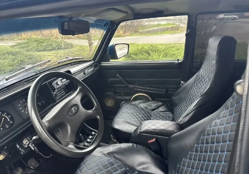 В продаже ваз 2107 карбюратор! птс оригинал,2 владельца автомобиль на полном ходу, без вложений! документы чистые, на учете стоит! салон приличный, автотека зеленая! по кузову выглядит достойно, гнили ржавчины нет! дно в идеале, стаканы лонжероны целые! все вопросы по телефону! цена 275т. р связь +79498549430 +79495946577 - фотография - 8