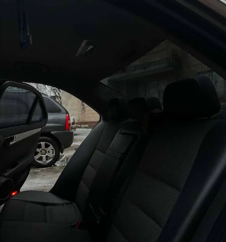 🚗 c класс год: 2008 тип кпп: автоматическая (перебранная) дополнительная информация: продам mercedes-benz c класс. мотор 2.5 v6 (контрактный), сделан выхлоп, стоит рестовая приборка. диски: k&k since 1991 r18, зимняя резина, летняя резина два комплекта салон в хорошем состоянии. 950 000 рублей. есть торг. так же есть интерес к обмену с доплатой в две стороны. любые проверки за ваш счет. номер телефона: +79493369499 - фотография - 7