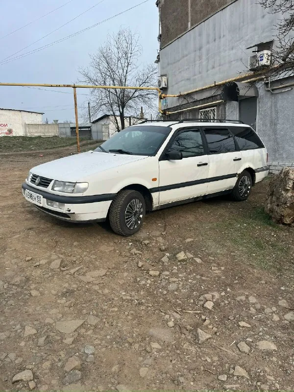 Продам passat b4 (универсал) 1995 г. в двигатель 2.0 л мкпп - 5 ст. коробка, двигатель в хорошем сос... - фотография
