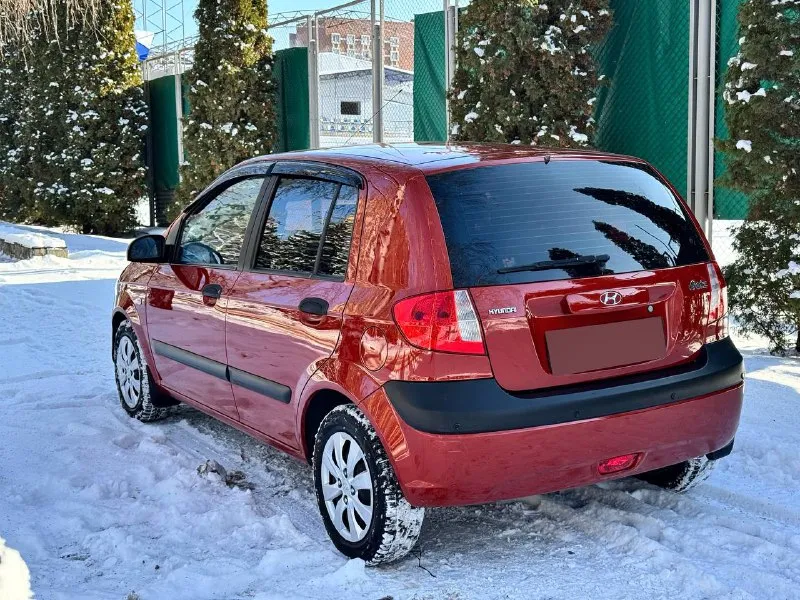 Продам: hyundai getz автомат 1.4 бензин, автомат 2009 года выпуска кузов отличный без дтп не бит заводской не гнилой нет намека даже на ржавчину днище, пороги, арки идеал очень много вложили в авто техника новой машины кондиционер электронные стеклоподъемники 4 шт. , гур, магнитола подогревы сидений партроники, сигнализация пробег оригинал 155.000 км можем ехать на любые сто и проверять я только за, за авто не стыдно звоните все по тел расскажу, таких автомобилей мало, хозяйский ухоженный цена:650.000 руб. торг символический у капота +79493829905 📲 tg: @vania_3773 📞 звоните: +7(949)3829905 - фотография - 4