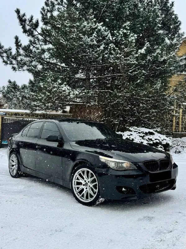 В продаже bmw 5 e60 рестайлинг 2009 года возможен обмен! 3.0 бензин, работает отлично! без нареканий... - фотография