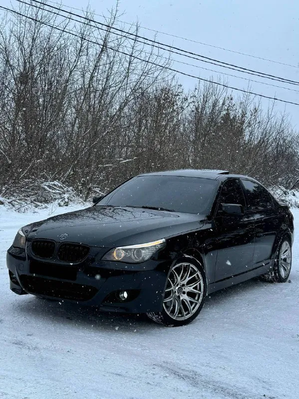 В продаже bmw 5 e60 рестайлинг 2009 года возможен обмен! 3.0 бензин, работает отлично! без нареканий. очень грамотно одета в m5. установлен доработанный приятный выхлоп. автомобиль весь обслужен. по кузову также вся ровная и красивая, выглядит как на фотографиях. максимальная комплектация: люк, доводчики, боковые поддержки, максимальные сидения, многозонный климат контроль, подогрев всех сидений, по документам полный порядок, любое оформление осмотр донецк цена 1.130.000 ₽, торг быстрому покупателю! ☎️ +7 (949) 453-80-40 📞 звоните: +7(949)4538040 - фотография - 4