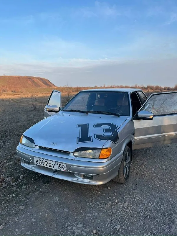 Продам ваз 2113,2005 год в отличном технически состоянии, местами полез лак;двигатель масло не расходует, не дымит бодрая прошивка ;кпп 1.5 года назад покупали в магазине;;стартер новый ;ходовая в круг сс20 треугольные рычаги;выхлоп стт вся трасса новая;дно, пороги, стаканы в отличном состоянии варить не нужно, полностью обработана ;хорошая музыка ;электростеклоподьемники ;новый аккумулятор;резина лето. масло антифриз свежее. стс птс дкп осмотр енакиево тел +7949-436-20-32 цена 180 тыс ! либо обмен, с доплатой в обе стороны торг присутствует! 📞 звоните: +7(949)4362032 - фотография - 2