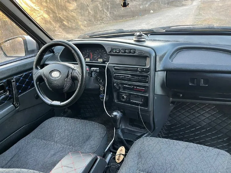 Продам ваз 2113,2005 год в отличном технически состоянии, местами полез лак;двигатель масло не расходует, не дымит бодрая прошивка ;кпп 1.5 года назад покупали в магазине;;стартер новый ;ходовая в круг сс20 треугольные рычаги;выхлоп стт вся трасса новая;дно, пороги, стаканы в отличном состоянии варить не нужно, полностью обработана ;хорошая музыка ;электростеклоподьемники ;новый аккумулятор;резина лето. масло антифриз свежее. стс птс дкп осмотр енакиево тел +7949-436-20-32 цена 180 тыс ! либо обмен, с доплатой в обе стороны торг присутствует! 📞 звоните: +7(949)4362032 - фотография - 5