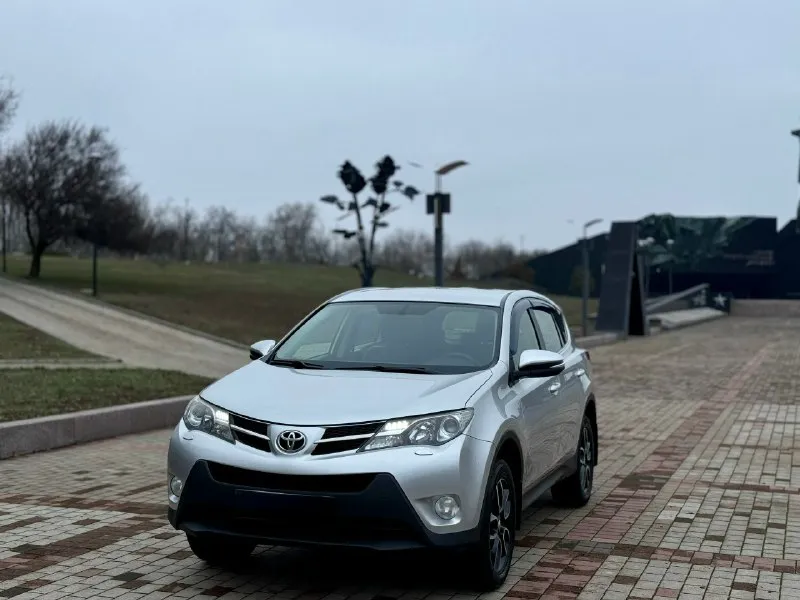 Продам toyota rav 4 2013 года выпуска мотор 2.0 бензин передний привод пробег 170.000 км коробка авт... - фотография