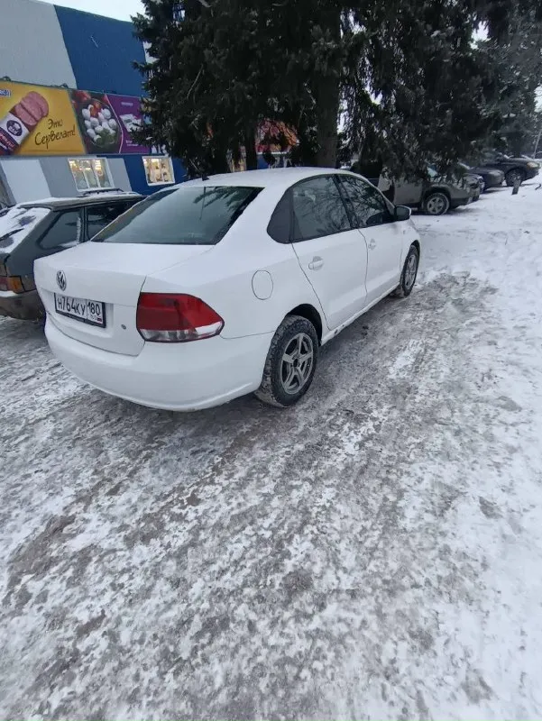 Volkswagen polo 1.6 at, 2011 г. в🚐 мотор обслужен масла, фильтра. кондиционер заправлен, холодит. пе... - фотография