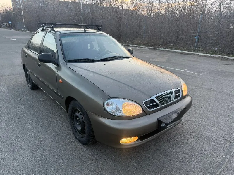 Продается chevrolet lanos, 2011г. в. основная информация: · год выпуска: 2011 · пробег: 270000км (оригинальный, подтвержденный) · количество владельцев по птс: 3 · тип кпп: механическая · двигатель: 1.5 л · цена: 320 000 руб. , торг при осмотре · город: донецк · документы: чистые, без штрафов и ограничений. комплектация и состояние: · кондиционер · гидроусилитель руля (гур) · электростеклоподъемники (передние) · подушка безопасности · аудиосистема (музыка) · полная комплектация. · автомобиль в хорошем техническом состоянии. •техническая часть автомобиля вложений никаких не требует контакты для связи: · тел. : +7 (949) 996-26-95 📞 звоните: +7(949)9962695 - фотография - 2