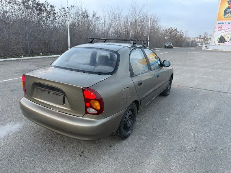 Продается chevrolet lanos, 2011г. в. основная информация: · год выпуска: 2011 · пробег: 270000км (оригинальный, подтвержденный) · количество владельцев по птс: 3 · тип кпп: механическая · двигатель: 1.5 л · цена: 320 000 руб. , торг при осмотре · город: донецк · документы: чистые, без штрафов и ограничений. комплектация и состояние: · кондиционер · гидроусилитель руля (гур) · электростеклоподъемники (передние) · подушка безопасности · аудиосистема (музыка) · полная комплектация. · автомобиль в хорошем техническом состоянии. •техническая часть автомобиля вложений никаких не требует контакты для связи: · тел. : +7 (949) 996-26-95 📞 звоните: +7(949)9962695 - фотография - 3