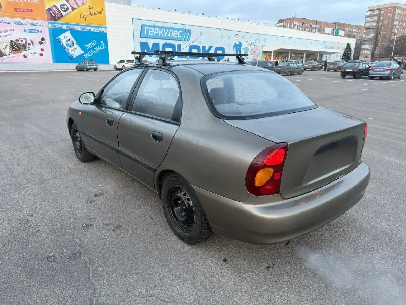 Продается chevrolet lanos, 2011г. в. основная информация: · год выпуска: 2011 · пробег: 270000км (оригинальный, подтвержденный) · количество владельцев по птс: 3 · тип кпп: механическая · двигатель: 1.5 л · цена: 320 000 руб. , торг при осмотре · город: донецк · документы: чистые, без штрафов и ограничений. комплектация и состояние: · кондиционер · гидроусилитель руля (гур) · электростеклоподъемники (передние) · подушка безопасности · аудиосистема (музыка) · полная комплектация. · автомобиль в хорошем техническом состоянии. •техническая часть автомобиля вложений никаких не требует контакты для связи: · тел. : +7 (949) 996-26-95 📞 звоните: +7(949)9962695 - фотография - 4