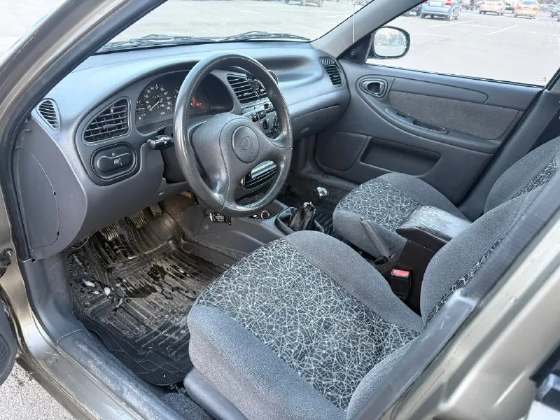 Продается chevrolet lanos, 2011г. в. основная информация: · год выпуска: 2011 · пробег: 270000км (оригинальный, подтвержденный) · количество владельцев по птс: 3 · тип кпп: механическая · двигатель: 1.5 л · цена: 320 000 руб. , торг при осмотре · город: донецк · документы: чистые, без штрафов и ограничений. комплектация и состояние: · кондиционер · гидроусилитель руля (гур) · электростеклоподъемники (передние) · подушка безопасности · аудиосистема (музыка) · полная комплектация. · автомобиль в хорошем техническом состоянии. •техническая часть автомобиля вложений никаких не требует контакты для связи: · тел. : +7 (949) 996-26-95 📞 звоните: +7(949)9962695 - фотография - 5