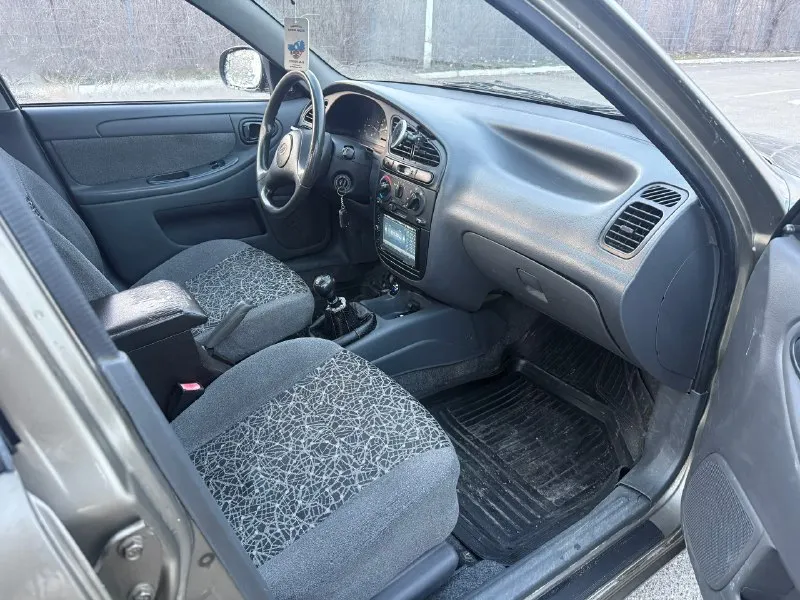 Продается chevrolet lanos, 2011г. в. основная информация: · год выпуска: 2011 · пробег: 270000км (оригинальный, подтвержденный) · количество владельцев по птс: 3 · тип кпп: механическая · двигатель: 1.5 л · цена: 320 000 руб. , торг при осмотре · город: донецк · документы: чистые, без штрафов и ограничений. комплектация и состояние: · кондиционер · гидроусилитель руля (гур) · электростеклоподъемники (передние) · подушка безопасности · аудиосистема (музыка) · полная комплектация. · автомобиль в хорошем техническом состоянии. •техническая часть автомобиля вложений никаких не требует контакты для связи: · тел. : +7 (949) 996-26-95 📞 звоните: +7(949)9962695 - фотография - 6