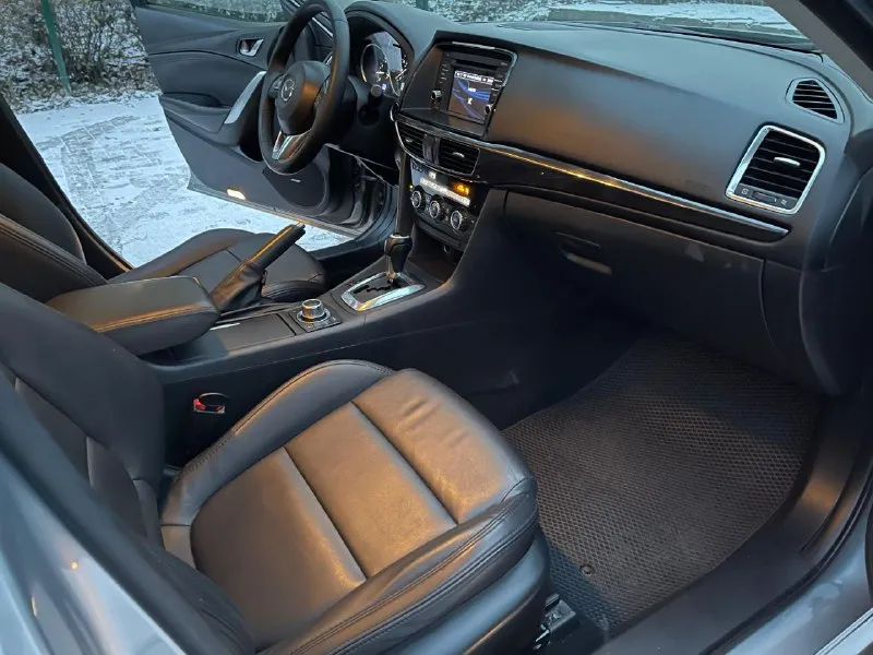 🔥 mazda 6🔥 в отличном состоянии! вся безопасность целая! повреждение лёгкое по заднему левому крылу ✅автомобиль американской сборки ✅год выпуска 2014 ✅мотор 2.5 ✅бензиновый (атмосферный) ✅коробка автоматическая (asin)6ст. ✅передний привод ✅пробег 188 тыс. км ✅1 хозяин ✅автотека зелёная ✅датчик слепых зон ✅кнопка start/stop ✅сигнализация ✅режим eco ✅разъемы под aux usb ✅разъем 12v ✅монитор сенсорный ✅камера заднего вида ✅литые диски r19 🔥в подарок новому владельцу полный бак топлива🔥 ✅донецк. стоимость 1.395.000₽ (возможен обмен) тел. +7949-50-800-60 - фотография - 7