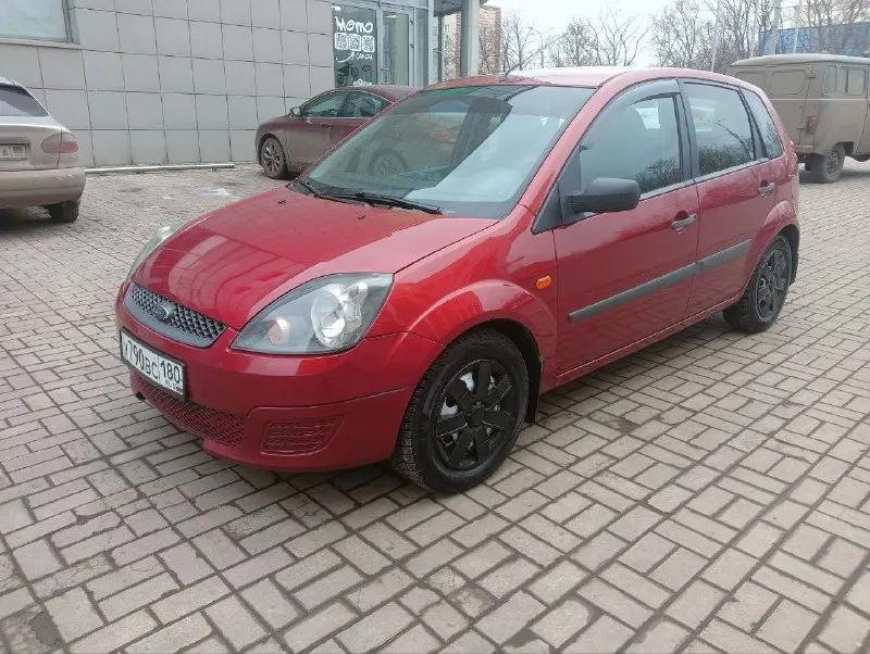 Продам ford fiesta. пробег 207 000 тыс. год 2006 +79493190102 стоимость 450 000 тыс. с мая 2024 в машине было заменено: - амортизаторы в круг (с пыльниками и отбойниками) - полностью новые задние тормоза (барабаны, колодки, троса стояночного тормоза) - все ступичные подшипники - натяжитель приводного ремня - свечи - шаровые опоры - задние подкрылки - клаксон - расширительный бачок - сальники полуосей - гофра - подвесной подшипник полуоси - помпа - термостат - масло в кпп - восстановлены ограничители всех 4х дверей новые диски (штампы) 2 комплекта колёс. все системы исправны. 2 ключа, 2 брелока сигнализации (сигнализация новая) низа дверей, пороги, днище - всё целое. причина продажи - покупка машины побольше. 📞 звоните: +7(949)3190102 - фотография - 3