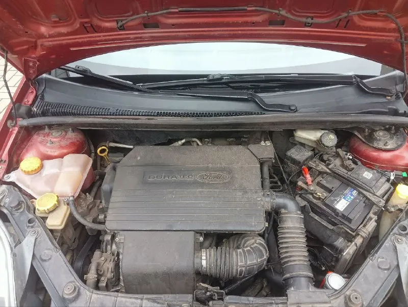 Продам ford fiesta. пробег 207 000 тыс. год 2006 +79493190102 стоимость 450 000 тыс. с мая 2024 в машине было заменено: - амортизаторы в круг (с пыльниками и отбойниками) - полностью новые задние тормоза (барабаны, колодки, троса стояночного тормоза) - все ступичные подшипники - натяжитель приводного ремня - свечи - шаровые опоры - задние подкрылки - клаксон - расширительный бачок - сальники полуосей - гофра - подвесной подшипник полуоси - помпа - термостат - масло в кпп - восстановлены ограничители всех 4х дверей новые диски (штампы) 2 комплекта колёс. все системы исправны. 2 ключа, 2 брелока сигнализации (сигнализация новая) низа дверей, пороги, днище - всё целое. причина продажи - покупка машины побольше. 📞 звоните: +7(949)3190102 - фотография - 4