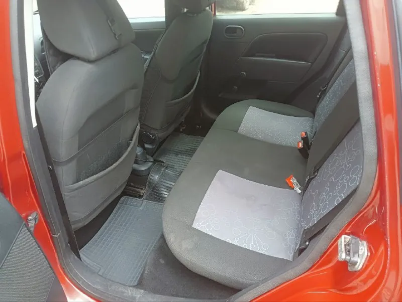 Продам ford fiesta. пробег 207 000 тыс. год 2006 +79493190102 стоимость 450 000 тыс. с мая 2024 в машине было заменено: - амортизаторы в круг (с пыльниками и отбойниками) - полностью новые задние тормоза (барабаны, колодки, троса стояночного тормоза) - все ступичные подшипники - натяжитель приводного ремня - свечи - шаровые опоры - задние подкрылки - клаксон - расширительный бачок - сальники полуосей - гофра - подвесной подшипник полуоси - помпа - термостат - масло в кпп - восстановлены ограничители всех 4х дверей новые диски (штампы) 2 комплекта колёс. все системы исправны. 2 ключа, 2 брелока сигнализации (сигнализация новая) низа дверей, пороги, днище - всё целое. причина продажи - покупка машины побольше. 📞 звоните: +7(949)3190102 - фотография - 5