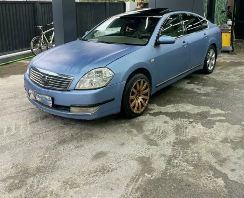 Продам nissan тиана 2006 г. 3.5 рестайлинг. в самой полной комплектации!(безключевой доступ, люк, обогрев всех сидений, дополнительное освещение при поворотах, массаж сиденья, память сидений для двоих водителей, абс, система курсовой устойчивости, круиз контроль, раздельный климат контроль 2х зонный, камера заднего вида, 7ми дюймовый монитор, электропривод зеркал, обогрев заднего стекла, салон кожа, гидроуселитель руля, электропривод сидений, управление с задних сидений медиа и подогревом, регулировка руля и другое) по технической части все сделано! двигатель и коробка контрактные, заменены два радиатора, подушки двигателя, подрулевой шлейф и др. , стойки, и всё необходимое по ходовке. два комплекта колес на титанах с новой резиной. ( зимняя резина на родных дисках, летняя на японских широких дисках r17 uras exsol) вся электрика исправная, работает каждая кнопочка, салон чистый, большой вместительный багажник, машина обтянута пленкой, которая уже испортилась, желательно 📞 звоните: +7(949)0393861 - фотография - 3