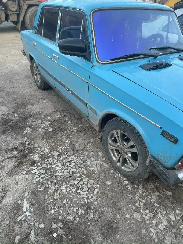Продам ваз 2106, в нормальном состоянии, ходовка перебрана, днище не гнилое, стоит ксенон, хорошая тонировка в круг, хороший салон, титаны р14 на новой зимней резине, новый генератор, аккумулятор, двигатель в отличном состоянии, постоянный 180 учет, переоформление без проблем, печка дует очень хорошо так же стоит хорошая музыка саб усилок цена чуть дороже, цена 110 все остальные вопросы по номеру +79496307215 📞 звоните: +7(949)6307215 - фотография - 3