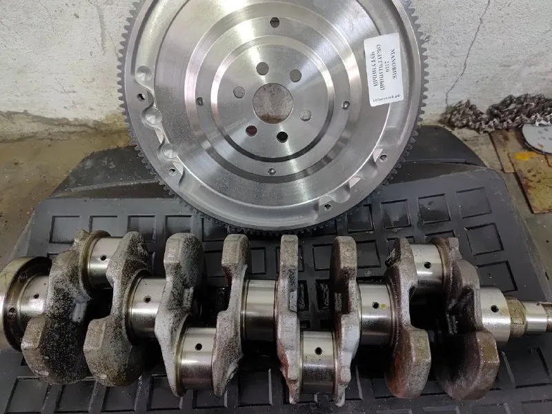 Приветствую! ваз 2110 2007г. газ бензин один владелец машина местная по состоянию : полный ремонт двигателя 82.4 новое сцепление и маховик, портинг гбц т клапана и паук новый акб и туманки музыка и сигнализация 14 ровнейшие диски и зимняя шиповка фото предоставил!!! по кузову без дтп родной окрас полностью целое дно без гнили!!! повторяюсь машина местная!!! рыжики присутствуют, низа дверей целые. .. с документами полнейший порядок ручник работает печка греет цена 245т +79497378148 мариуполь - фотография - 10