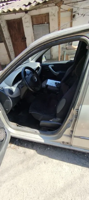 Продам renault логан, 2010 года, мотор бодрый каждый день катаюсь, дно и пороги целые без дыр, стеклоподъёмники передние, печка греет отлично. из минусов водительскую дверь подварить или заменить, левое крыло подварить или заменить, на ваше усмотрение, нуждается в покраске. цена 200 000т. торг на месте. осмотр г. докучаевск +79493192573 📞 звоните: +7(949)3192573 - фотография - 4