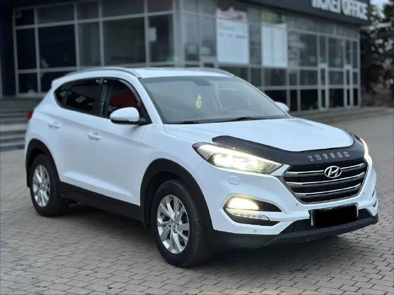 Hyundai tucson 2016г бензин 2.0 автомат автомобиль в хорошем состоянии!! не каких вложений не требует! в максимальной комплектации за исключением люка! без ключевой доступ, старт/стоп, 4wd подключаемый полный привод, салон кожа, подогрев сидений, подогрев руля, климат-контроль, круиз-контроль, камера заднего вида, парктроники, мульти-руль, монитор мультимедиа, и многое другое, два ключа, с документами полный порядок!!!!! переоформление в мрэо! цена 1.810₽ все вопросы по тел +79494681080 📞 звоните: +7(949)4681080 - фотография - 1