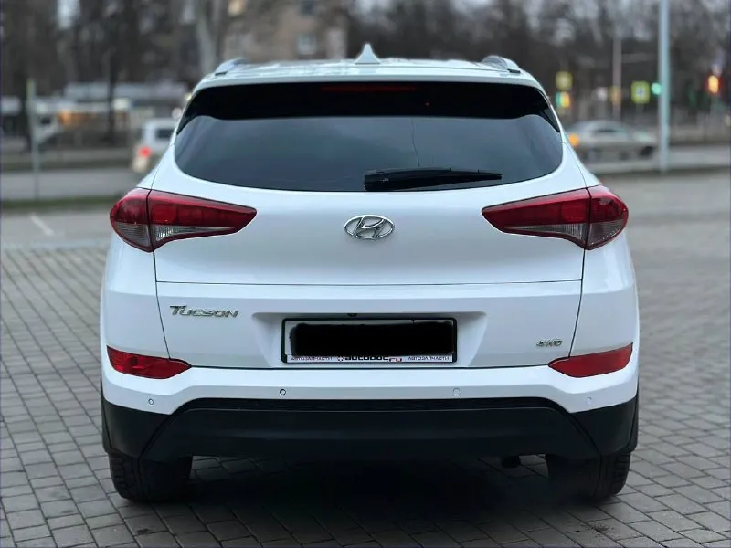 Hyundai tucson 2016г бензин 2.0 автомат автомобиль в хорошем состоянии!! не каких вложений не требует! в максимальной комплектации за исключением люка! без ключевой доступ, старт/стоп, 4wd подключаемый полный привод, салон кожа, подогрев сидений, подогрев руля, климат-контроль, круиз-контроль, камера заднего вида, парктроники, мульти-руль, монитор мультимедиа, и многое другое, два ключа, с документами полный порядок!!!!! переоформление в мрэо! цена 1.810₽ все вопросы по тел +79494681080 📞 звоните: +7(949)4681080 - фотография - 5