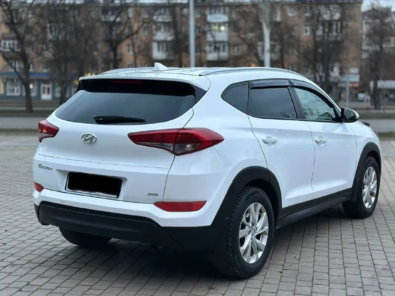 Hyundai tucson 2016г бензин 2.0 автомат автомобиль в хорошем состоянии!! не каких вложений не требует! в максимальной комплектации за исключением люка! без ключевой доступ, старт/стоп, 4wd подключаемый полный привод, салон кожа, подогрев сидений, подогрев руля, климат-контроль, круиз-контроль, камера заднего вида, парктроники, мульти-руль, монитор мультимедиа, и многое другое, два ключа, с документами полный порядок!!!!! переоформление в мрэо! цена 1.810₽ все вопросы по тел +79494681080 📞 звоните: +7(949)4681080 - фотография - 6