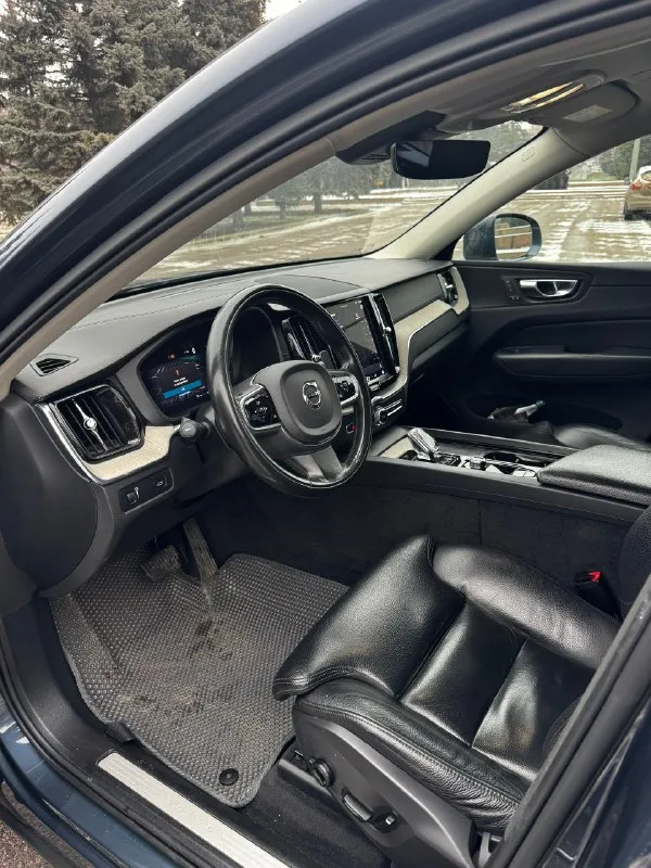 Продаю свой автомобиль. volvo хс 60 inscription. 2021, 2л. 249л. с. бензин покупалась и обслуживалась у официального дилера volvo в краснодаре, обслуживалась у оф дилера в ростове все время в одних руках. ухоженный, не курящий. два собственника по птс. фактически один. без дтп. 4 590 000 +79494020642 📞 звоните: +7(949)4020642 - фотография - 4