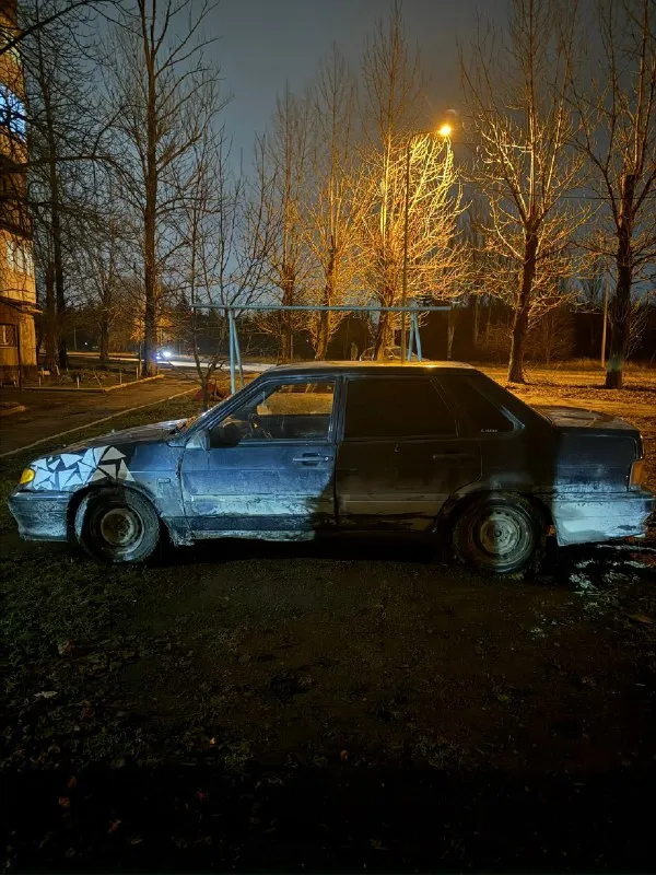 Продам ваз 2115, на полном ходу. документы чистые, переоформление без проблем. мотор не дымит, не троит, масло не ест, не греется; все передачи имеются; пороги, днище, стаканы - без гнили совсем; электрика без нареканий, установлен хороший свет с линзами, печка жарит. цена 100 000 рублей, г. енакиево номер телефона +79493995608 или +79198736908 📞 звоните: +7(949)3995608 - фотография - 3