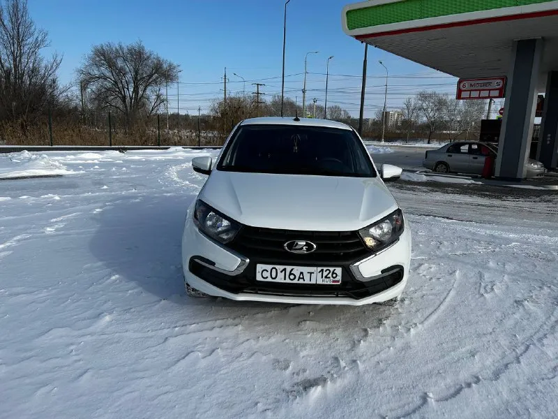 Продам лада гранта 2023 год в отлично состоянии один хозяин вся зеленая автотека оригинальный пробег... - фотография