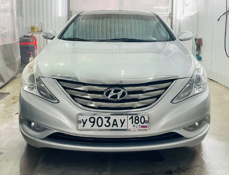В продаже личный автомобиль в отличном состоянии без каких либо вложений и проблем hyundai sonata 2013 год выпуска пробег 122 mil двигатель 2.0 277 лошадей под копотом супер хорошая комплектация есть все для комфорта автомобиль обслужен от и до масла фильтра установлена фирменая новая зимняя резина красивый удобный комфортный экономичный кто заинтересован звоните приезжайте цена 1130🍋000 тысяч рублей срочно цена снижена до 19 января звоните приезжайте город донецк ленинский номер телефона +7949 396 98 55 📲 tg: 💞 📞 звоните: +7(949)3969855 - фотография - 2