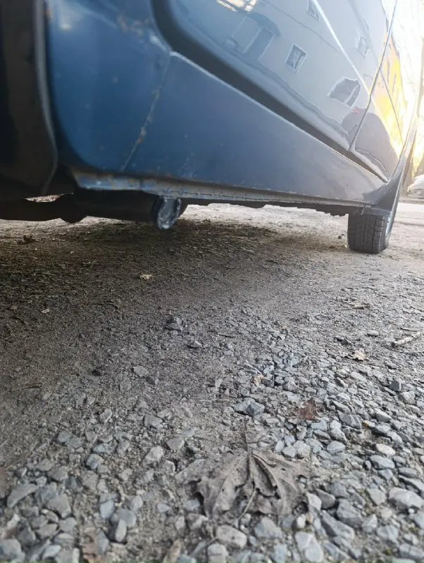 2008 год, инжектор. 1.6л. продам ваз 2107 в хорошем состоянии. владею 3 года, машина каждый день на ходу. оформлена на моих родственников. обременений и запретов нет, с доками порядок. масло в мосту и моторе свежее ( 300км назад менял, расхода масла нет, не дымит. )стоят передние эсп, блок управления январь, с прошивкой евро 0 есть простая музыка ( usb, aux, блютус. ) днище, лонжероны, стаканы на отлично. по лкп присутствуют недостатки ( вмятинки, жучки, сколы) машина на уверенном ходу, но на данный момент требует небольших вложений. если до продажи не сделаю, на них скину. обязательное переоформление в течение 10 дней!!!! по дкп продажа. 235 000₽ небольшой торг +79494301753 📞 звоните: +7(949)4301753 - фотография - 9