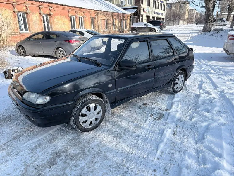 Продам ваз 2114 2005г. в 1.5 8v авто в хорошем состоянии. двигатель без нареканий, не дымит, масло не ест. коробка обслужена, все передачи включаются плавно, не хрустит, не выбивает. кузов ровный, не гнилой, дно стаканы на месте. салон чистый опрятный. эл. стеклоподъемники, магнитола, (aux, usb, bluetooth), обогрев заднего стекла, туманки led. машина каждый день на ходу, никогда не подводила. с документами полный порядок. цена 235 000тыс. руб реальному покупателю торг. осмотр:г. макеевка тел. +79490943350 - фотография - 3