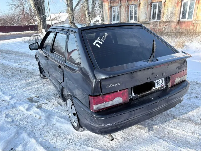 Продам ваз 2114 2005г. в 1.5 8v авто в хорошем состоянии. двигатель без нареканий, не дымит, масло не ест. коробка обслужена, все передачи включаются плавно, не хрустит, не выбивает. кузов ровный, не гнилой, дно стаканы на месте. салон чистый опрятный. эл. стеклоподъемники, магнитола, (aux, usb, bluetooth), обогрев заднего стекла, туманки led. машина каждый день на ходу, никогда не подводила. с документами полный порядок. цена 235 000тыс. руб реальному покупателю торг. осмотр:г. макеевка тел. +79490943350 - фотография - 4