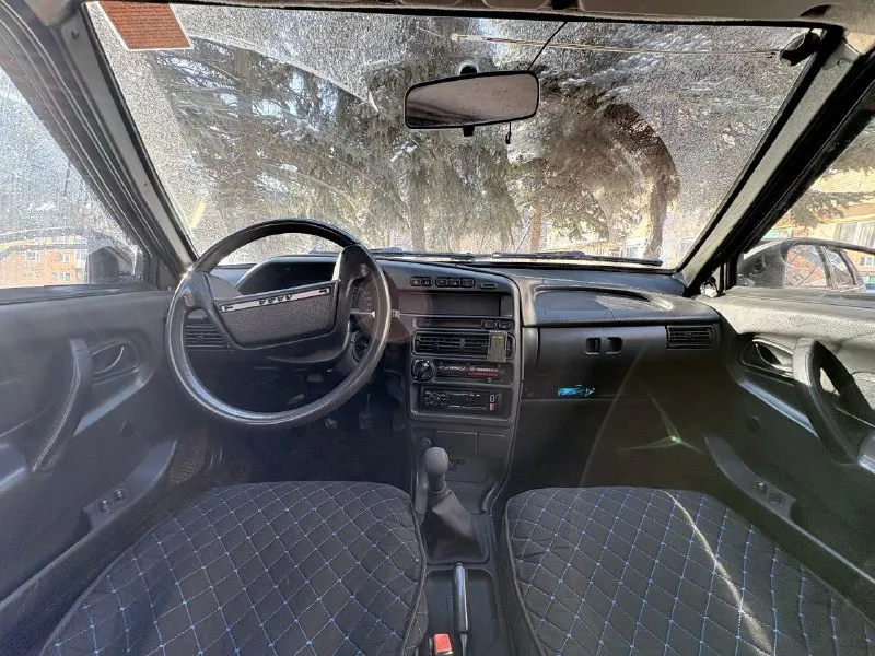 Продам ваз 2114 2005г. в 1.5 8v авто в хорошем состоянии. двигатель без нареканий, не дымит, масло не ест. коробка обслужена, все передачи включаются плавно, не хрустит, не выбивает. кузов ровный, не гнилой, дно стаканы на месте. салон чистый опрятный. эл. стеклоподъемники, магнитола, (aux, usb, bluetooth), обогрев заднего стекла, туманки led. машина каждый день на ходу, никогда не подводила. с документами полный порядок. цена 235 000тыс. руб реальному покупателю торг. осмотр:г. макеевка тел. +79490943350 - фотография - 6