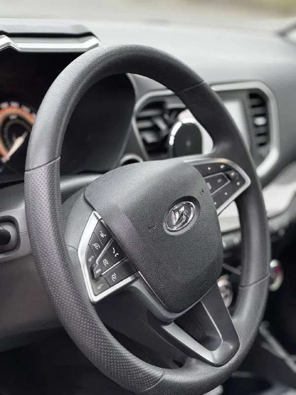 Ваз vesta год 2024 пробег 15000км на гарантии комплектация enjoy подогрев сидений, круиз контроль, автозапуск сигнализация с обратной связью автомобиля, все зоны риска в броне плёнки, два комплекта ключей, два комплекта резины, без дтп ▶️смотреть больше фото◀️ я собственник цена 1🍋330 торг +79495672089 📲 tg: марк 📞 звоните: +7(949)5672089 - фотография - 5