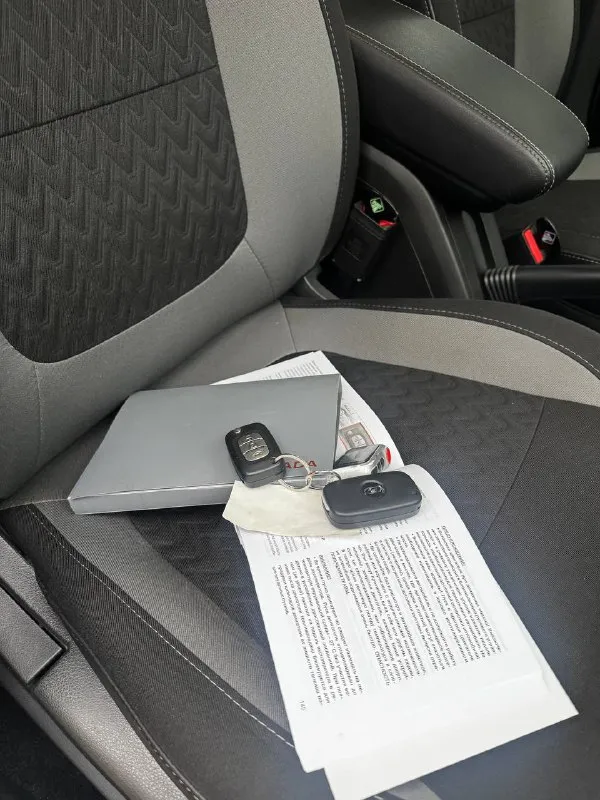 Ваз vesta год 2024 пробег 15000км на гарантии комплектация enjoy подогрев сидений, круиз контроль, автозапуск сигнализация с обратной связью автомобиля, все зоны риска в броне плёнки, два комплекта ключей, два комплекта резины, без дтп ▶️смотреть больше фото◀️ я собственник цена 1🍋330 торг +79495672089 📲 tg: марк 📞 звоните: +7(949)5672089 - фотография - 6