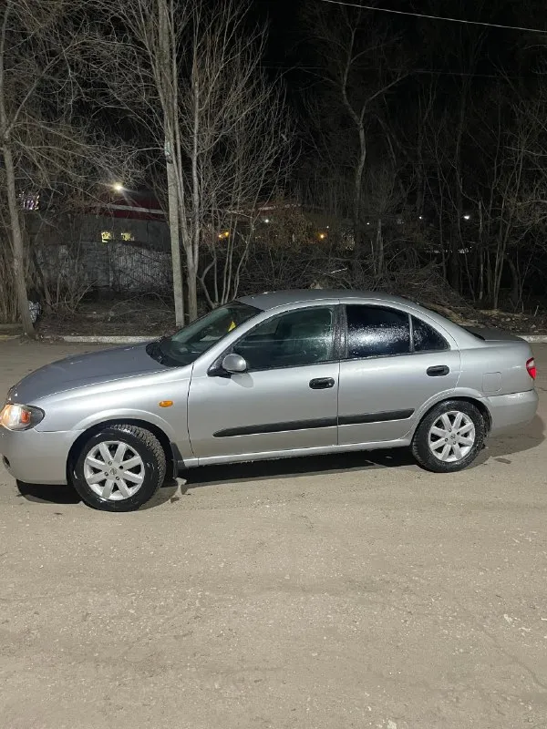 Nissan almera 1.5 mt, 2005, пробег 230.000 тыс масло менялось каждые 7 тыс км, резина зима+лето стоит магнитола с блютусом, вместительный багажник, комплект колес заходит легко. машина не гнилая, хорошое японское авто в своем классе, осмотр луганск восточные квартала, торг у капота цена 420000, торг будет у капота. тел +79595792779 роман 📞 звоните: +7(959)5792779 - фотография - 5