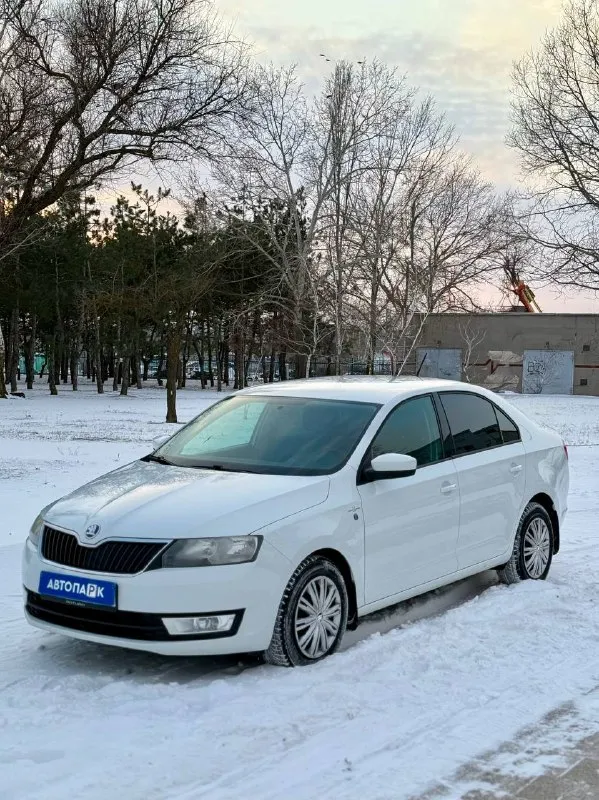 🚘 skoda rapid 💰цена: 900 000р. 🏢город: мариуполь 📅год выпуска: 2017 🧾пробег: 194 610 км. ⚙️двигатель: 1.6 ⛽топливо: бензин ⚙️кпп: механика 📞 телефон: +7-949-727-41-51 +7-989-263-55-56 +7-949-551-91-52 💾 описание: всеми любимый, проверен. .. года. ✅ отличное состояние. ✅ лифтбэк - огромный багажник. ✅ надежный двигатель. ✅ маленький расход топлива. ✅ южная эксплуатация. ❄️ кондиционер (работает отлично), кожаный руль, электропакет, abs, airbag, птф, усилитель руля, центральный замок, штатная магнитола с bluetooth, подогрев сидений, новая зимняя резина, бортовой компьютер. улица шевченко 2️⃣6️⃣9️⃣ 🏦 возможна продажа в кредит по двум документам. - фотография - 3
