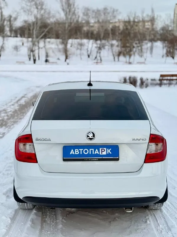 🚘 skoda rapid 💰цена: 900 000р. 🏢город: мариуполь 📅год выпуска: 2017 🧾пробег: 194 610 км. ⚙️двигатель: 1.6 ⛽топливо: бензин ⚙️кпп: механика 📞 телефон: +7-949-727-41-51 +7-989-263-55-56 +7-949-551-91-52 💾 описание: всеми любимый, проверен. .. года. ✅ отличное состояние. ✅ лифтбэк - огромный багажник. ✅ надежный двигатель. ✅ маленький расход топлива. ✅ южная эксплуатация. ❄️ кондиционер (работает отлично), кожаный руль, электропакет, abs, airbag, птф, усилитель руля, центральный замок, штатная магнитола с bluetooth, подогрев сидений, новая зимняя резина, бортовой компьютер. улица шевченко 2️⃣6️⃣9️⃣ 🏦 возможна продажа в кредит по двум документам. - фотография - 5