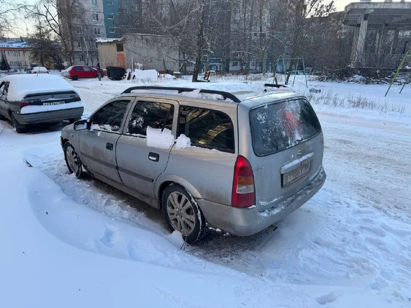Продается opel astra g 2001 года выпуска! ﻿﻿объем двигателя: 1.6 л ﻿﻿пробег: 278000 км ﻿﻿цвет: серый металлик ﻿﻿состояние: машина после дтп восстановленная, по мотору и коробки нареканий нет, стреляны передние подушки ﻿﻿комплектация: акпп, электро регулировка зеркал, климат-контроль, электроусилитель руля, стеклоподъемники (4 шт. ), люк, омывайка фар ﻿﻿цена: 300.000 рублей, торг присутствует автомобиль в нормальном состоянии по внутрянки, внешне нужно приложить руку звоните или пишите для получения дополнительной информации и организации просмотра: +7 949 819 67 93 📞 звоните: +7(949)8196793 - фотография - 3