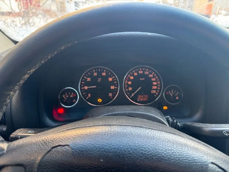 Продается opel astra g 2001 года выпуска! ﻿﻿объем двигателя: 1.6 л ﻿﻿пробег: 278000 км ﻿﻿цвет: серый металлик ﻿﻿состояние: машина после дтп восстановленная, по мотору и коробки нареканий нет, стреляны передние подушки ﻿﻿комплектация: акпп, электро регулировка зеркал, климат-контроль, электроусилитель руля, стеклоподъемники (4 шт. ), люк, омывайка фар ﻿﻿цена: 300.000 рублей, торг присутствует автомобиль в нормальном состоянии по внутрянки, внешне нужно приложить руку звоните или пишите для получения дополнительной информации и организации просмотра: +7 949 819 67 93 📞 звоните: +7(949)8196793 - фотография - 5