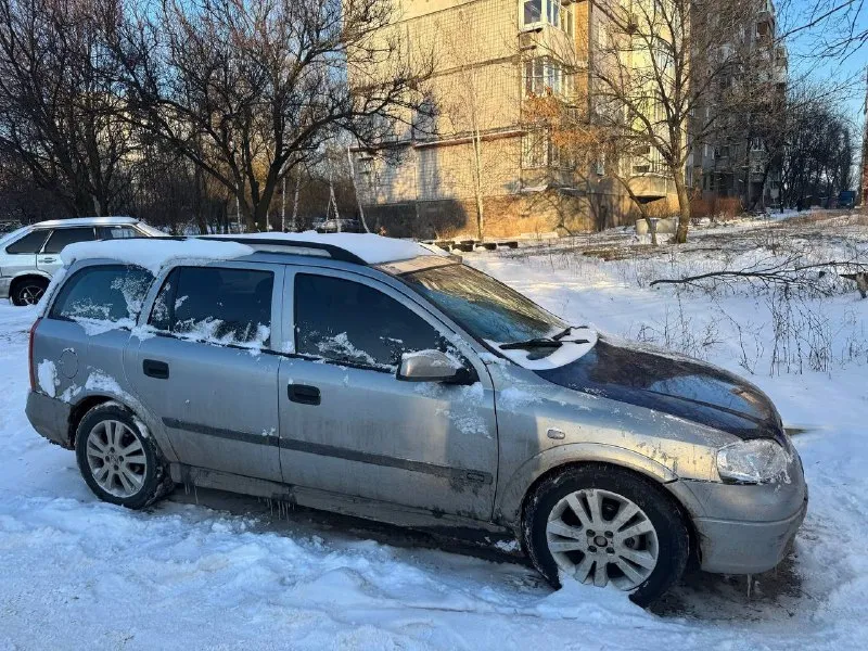 Продается opel astra g 2001 года выпуска! ﻿﻿объем двигателя: 1.6 л ﻿﻿пробег: 278000 км ﻿﻿цвет: серый металлик ﻿﻿состояние: машина после дтп восстановленная, по мотору и коробки нареканий нет, стреляны передние подушки ﻿﻿комплектация: акпп, электро регулировка зеркал, климат-контроль, электроусилитель руля, стеклоподъемники (4 шт. ), люк, омывайка фар ﻿﻿цена: 300.000 рублей, торг присутствует автомобиль в нормальном состоянии по внутрянки, внешне нужно приложить руку звоните или пишите для получения дополнительной информации и организации просмотра: +7 949 819 67 93 📞 звоните: +7(949)8196793 - фотография - 9