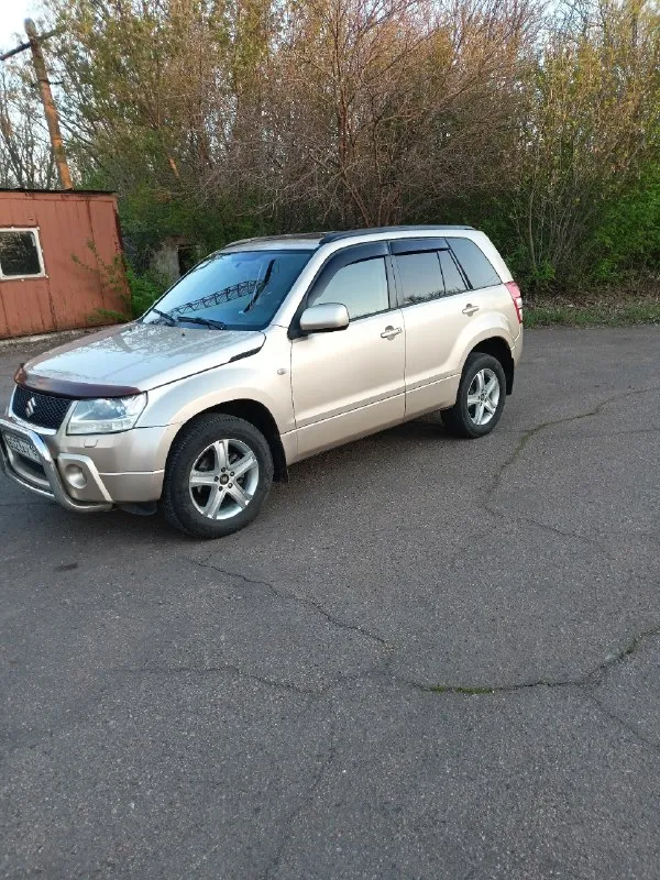 Продам suzuki grand vitara!2006г. комплекта резины. газ-бензин(зарегистрирован)4wd. мультируль, подогрев сидений. цена 850т. торг. все вопросы в лс. связь очень плохая!+79493487300 📞 звоните: +7(949)3487300 - фотография - 2