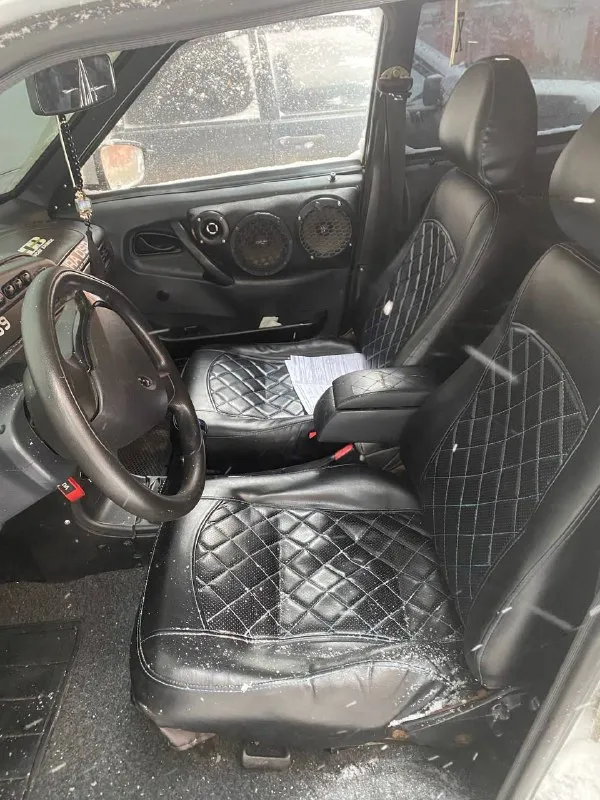 Продам ваз 2114 на бодром ходу, двс масло не ест, всё масла меняются вовремя, ходовая в круг новая, стоит не плохая музыка, проклеена шумо вибро изоляцией, на фото видно, машина не новая, года берут своё, дыр нет, всё работает всё моргает, ручник работает, резина зима новая, двс второй отдам в подарок, реальному покупателю торг, цена 170000₽ торг реальному покупателю при виде денег! звонить по номеру 89282628004 или 89498562714 александр - фотография - 6