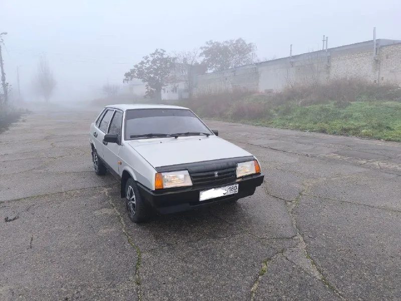 Ваз 21099 год 2002 механика пробег 165000км. продам в хорошем состоянии, владелец один, установлен газ, вписан в птс, комплект летней резины на титановых дисках. передние сидения от volksvagen passat, передняя панель (торпеда вместе с печкой) и приборная панель (все стрелочки работают) стоит с opel vectra b. цена 155 тыс. рублей. находится в г. бердянск. +79901900742 - фотография - 3